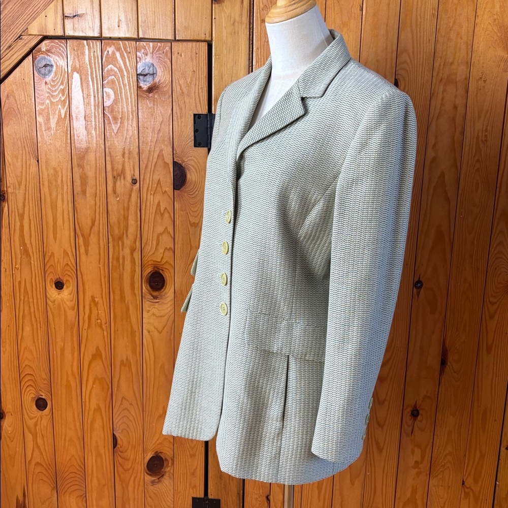 Akris Spring Green Women's Blazer - Picture 3 of 10